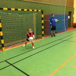 Douglas rullar ut bollen